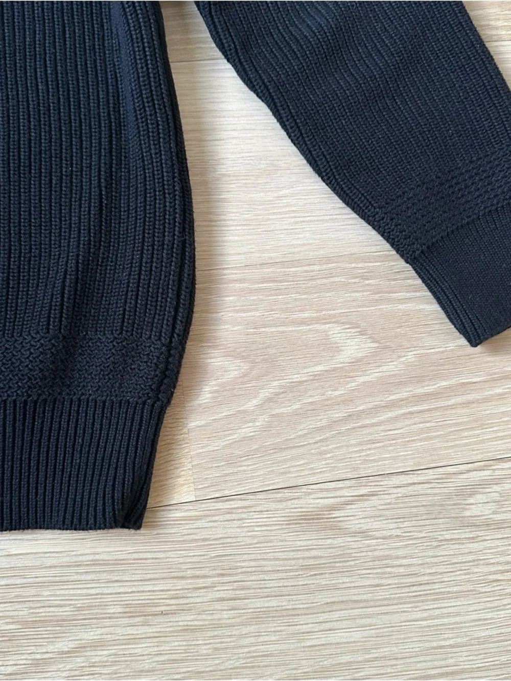 J.CREW - MENS BLACK SWEATER - SIZE LARGE